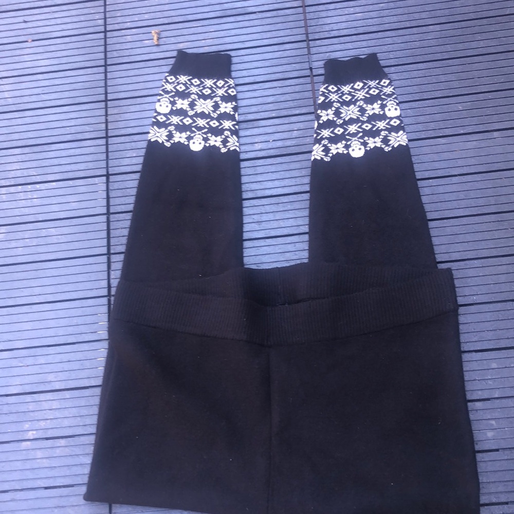 Skull details-Torrid size one black leggings with skull details